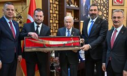 Trabzonspor heyeti, Devlet Bahçeli'yi ziyaret etti