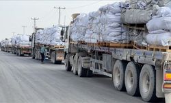 Türkiye'den çıkan 6 yardım tırı Van'dan İran'a yola çıktı