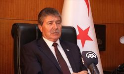 KKTC Başbakanı Üstel'den Türk bayrağına çirkin saldırıya tepki