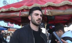 Karaköy'ün yakışıklı kestanecisi turistlerin gözdesi oldu: Amacım İstanbul'un ruhunu güzelliğini göstermek