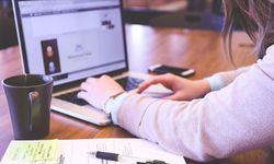 İlk işin ilk altı ayı: Diploma ile deneyim arasındaki köprüde neler oluyor