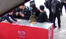Öğrenciler dondurmaları montlarına gizleyip çaldı! | VİDEO