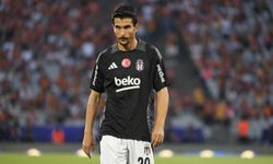 Beşiktaş’ın sembol ismi Necip Uysal futbolu bıraktı!