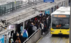 Fatih'te metrobüs arızalandı; yoğunluk oluşması yoğunluğa neden oldu