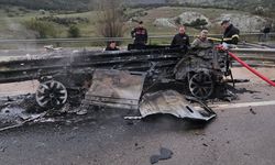 Afyonkarahisar'da feci kaza: Küle dönen arabada 1 kişi can verdi