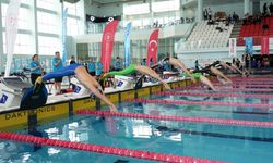 Paletli yüzme şampiyonasında 5 Türkiye rekoru kırıldı
