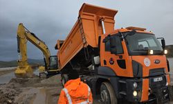 Sivas'ta taşkın nedeniyle Celallı-Karayün kara yolu trafiğe kapatıldı