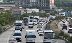 İstanbul-İzmir Otoyolu'nda bayram tatili nedeniyle akıcı yoğunluk yaşanıyor