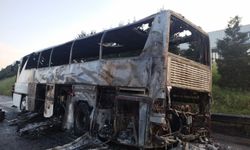 İstanbul yolunda korku dolu anlar! Tur otobüsü alevlere teslim oldu