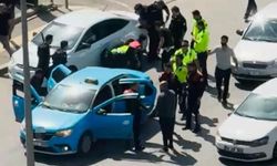 Taksiciyi rehin alıp, polisle çatışan şahıs yaşanan kovalamaca sonucu yakalandı