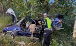 Düğün konvoyunda feci kaza: 1 ölü, 1 yaralı