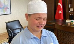 Oğlu ağlayınca hayatını değiştirdi: Anne-oğul birlikte hafız oldu