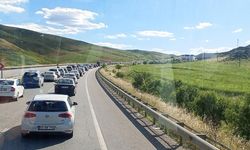 Ankara ve İzmir yolları tamamen kilitlendi