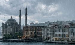 AKOM'dan İstanbullulara uyarı! Sıcaklıklar düşüyor, yağışa hazır olun!