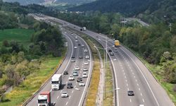 Tatilciler yola çıktı: Bolu geçişinde yoğun trafik