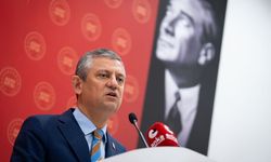 CHP lideri Özgür Özel'den 19 Mayıs mesajı: "Bir kıvılcım olarak yola çıkanlar, gür alevler olarak yine dönecekler"