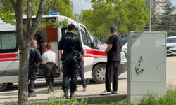 Eskişehir'de bir parkta 'erkek arkadaş' kavgası: 3 kız çocuğu bıçakla yaralandı