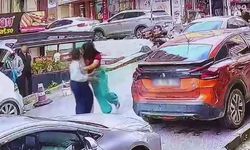 Trafikte dehşet anları! Sosyal medya fenomeni tartıştığı kadına kafa attı