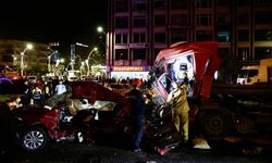 Giresun'da feci kaza! Tır iki otomobile çarptı, 5 ölü 6 yaralı