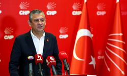 CHP’de kapalı grup toplantısında seçim: Özgür Özel grup başkanı seçildi