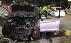 Hurdaya dönen araçtan burnu bile kanamadan çıktı