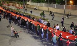 Iğdır'da 200 metrelik Türk bayrağıyla yürüyüş