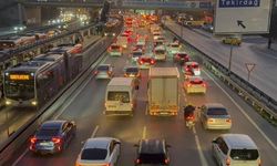 İstanbul'da  trafik yoğunluğu: Akşam saatlerinde yüzde 80'e çıktı