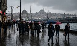 İstanbullular kış geri döndü! 5 gün sürecek sağanak şehre giriş yaptı!