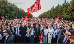 Özgür Özel'den Ankara’da güç gösterisi