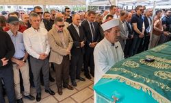 Özgür Özel amcasını son yolculuğuna uğurladı
