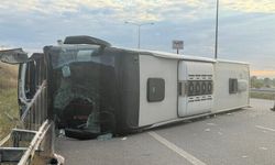 İstanbul-İzmir Otoyolu'nda yolcu otobüsü devrildi! 25 kişi yaralandı