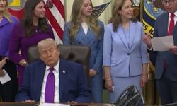 Trump, Oval Ofis’teki etkinlik sırasında uyukladı