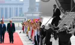 Pekin’de protokol savaşı: Obama’ya merdiven yok, Trump’a 21 pare top atışı!