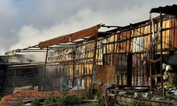 İstanbul Sultangazi'de depo yangını! Alevler kontrol altında