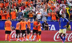 Hollanda İsveç'i 5 golle yendi