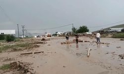 Elazığ-Tunceli yolu sel nedeniyle ulaşıma kapandı