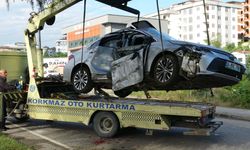 Ordu'da feci kaza: Kontrolden çıkan otomobil ağaçlara çarptı
