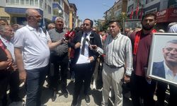 CHP Malatya İl Başkanlığı binasına 'Kılıçdaroğlu hain' afişi asıldı