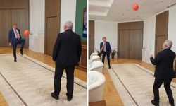 Çorum Belediye Başkanı ve Hollanda Büyükelçisi makam odasında futbol oynadı