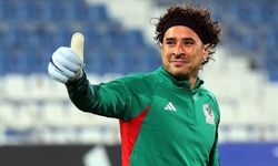 Meksikalı Guillermo Ochoa tarihe geçti!