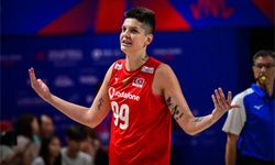 Milli Voleybolcu Ebrar Karakurt'tan kötü haber