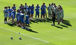 İran Milli Futbol Takımı ABD'de protestolarla karşılandı
