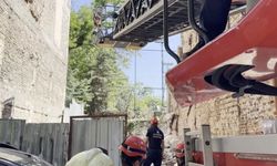 Kadıköy'de göçük altında kalan 2 işçi kurtarıldı