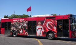 Ay-Yıldızlı Otobüs ve Metrobüsler yollarda
