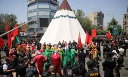 Tahran’da cadde ve sokaklar muharrem ayına hazırlandı
