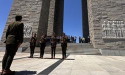 57. Piyade Alayı, Gelibolu'da saygı nöbetinde