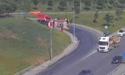 Yangından dönen itfaiye aracı devrildi: 3 itfaiye eri yaralandı