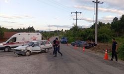 Bilecik'te iki otomobilin çarpıştığı kazada 10 kişi yaralandı