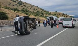 Erzincan'da feci kaza! Minibüs yan yattı, 16 kişi yaralandı