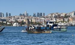 Demirli tekne boğazın ortasında küle döndü